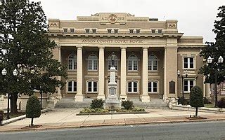 Fichier:Anson County Courthouse, facade 01.jpg — Wikipédia