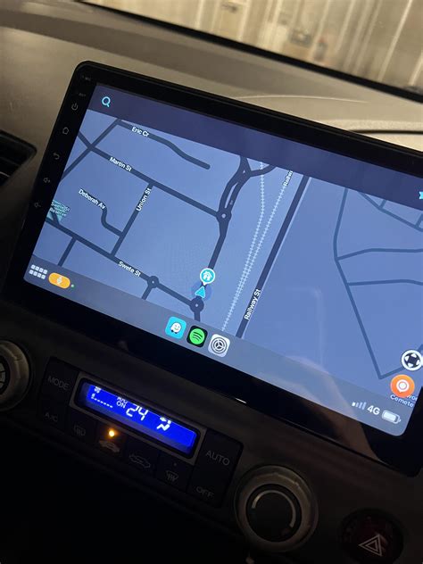 After I updated my CarPlay apps the maps goes very small : r/CarPlay