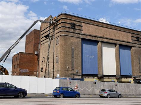 Demolition work continues at Dudley Hippodrome as workmen begin to ...