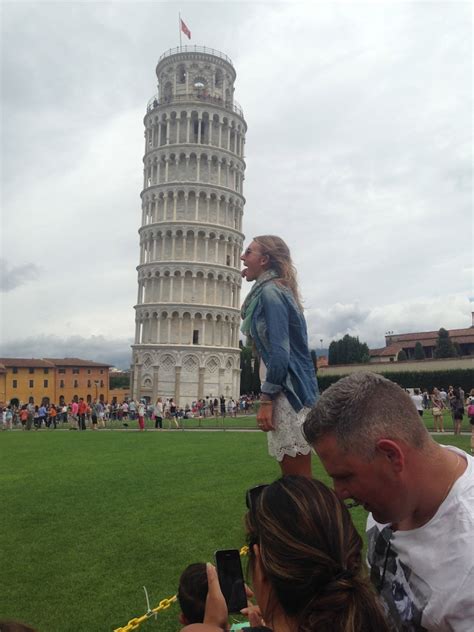 20+ Creative Leaning Tower of Pisa Pictures Using Forced Perspective