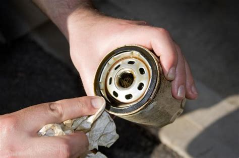 5 Signs It Is Time to Change Your Car’s Oil Filter – ENGG Blog