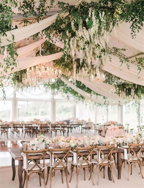 15 Magical Tent Decor Ideas for an Outdoor Wedding | Green Wedding Shoes