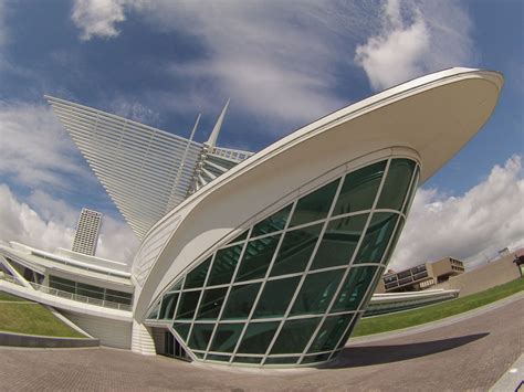 Pictures of the Milwaukee Art Museum in Wisconsin