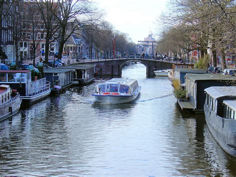 Guided Canal Boat Tour Through the Historic City of Amsterdam