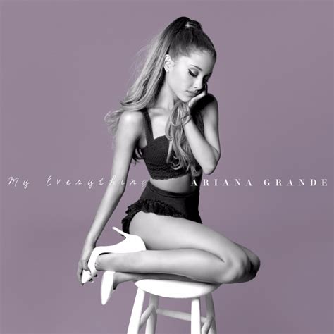 ARIANA GRANDE: Como ela conseguiu se equilibrar nesse banquinho? - PAN ...