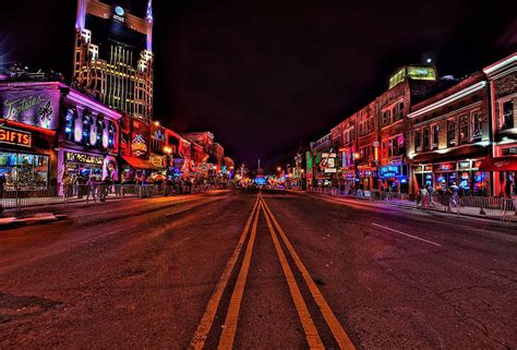 My best & tricks for surviving a night out on Lower Broadway in Nashville. | Nashville nightlife ...