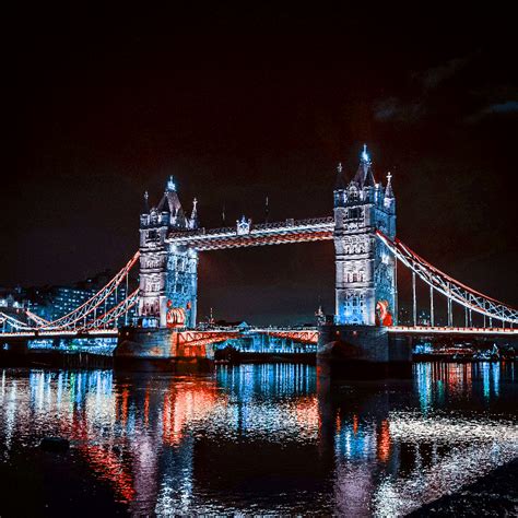 London Tower Bridge night view City skyline prints - TenStickers