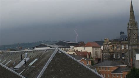 In Pictures: Edinburgh Flooding - BBC News