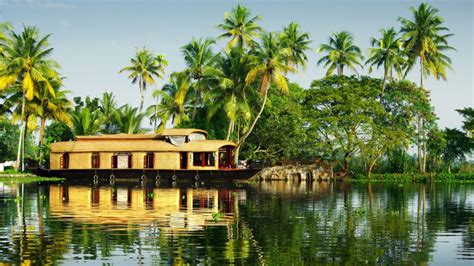 Cruising Kerala's Backwaters By Houseboat: An Expert Guide - Horizon Guides