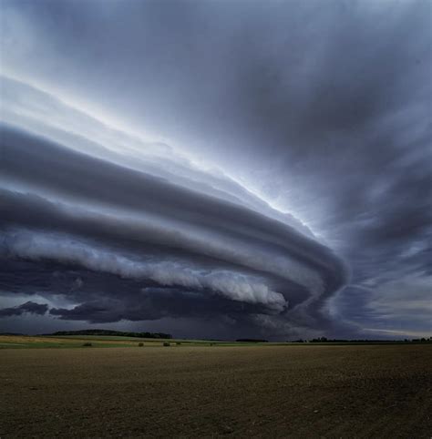 These Shelf Cloud Images Look Intense & Menacing (But Are Harmless) - Indie88