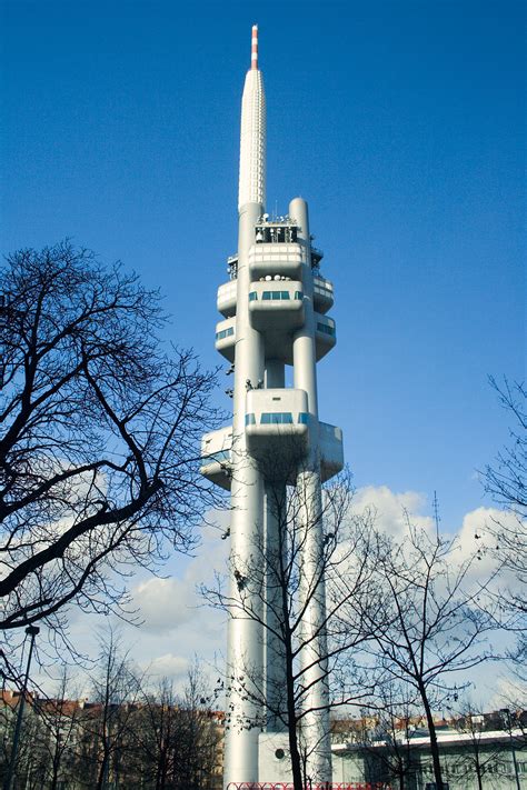 Soubor:Zizkov Television Tower Prague.jpg – Wikipedie