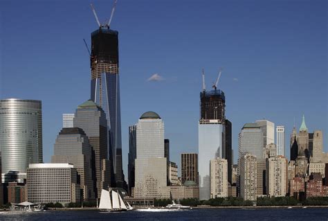 Final steel beam lifted at 4 WTC tower - The Blade