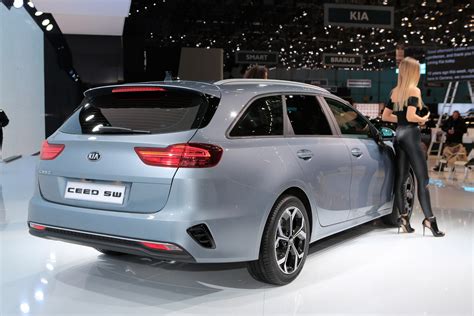 Fourtitude.com - 2019 Kia Ceed Sportswagon Revealed In Geneva With Some Very BMW-ish Taillights