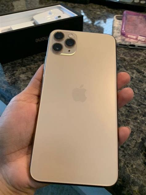 Rose Gold iPhone 11 Pro Max for Sale in Seattle, WA - OfferUp