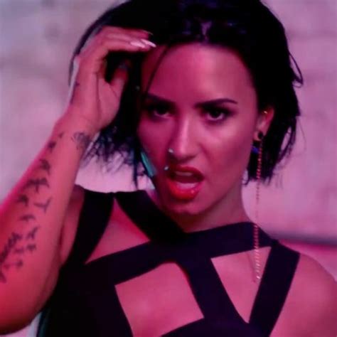 Demi Lovato - 'Cool For The Summer' - Capital