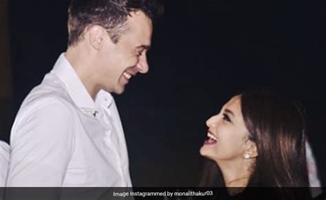 Singer Monali Thakur's Note For Husband Maik Richter Is Pure Couple Goals