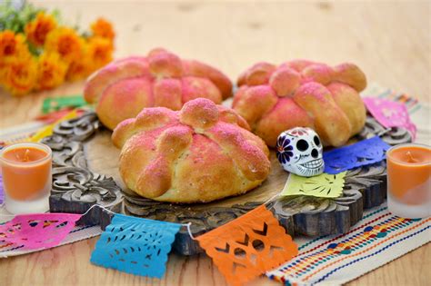 Pan de Muerto - Nibbles and Feasts