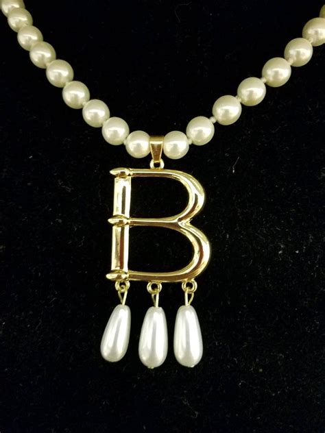 Anne Boleyn Gold Plated B Pearl Choker