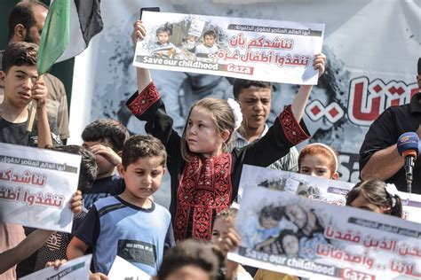 Gaza children unleash balloons into sky, demand end to Israeli blockade – Middle East Monitor