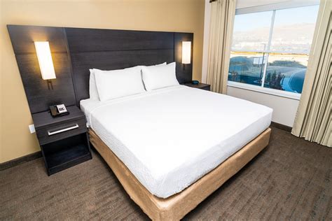 Hotel Room Reservations | Legends Bay Casino | Sparks, NV