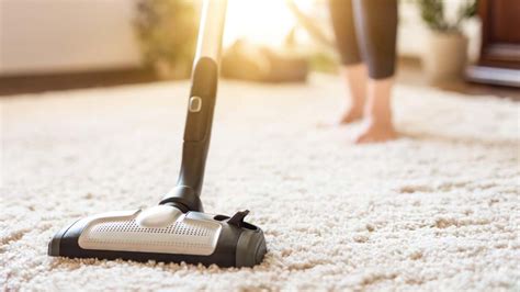 How to Choose the Right Vacuum for Your House | Lifehacker