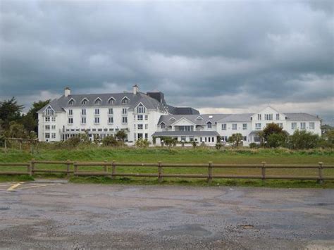 Garryvoe Hotel from the beach - Picture of Garryvoe Hotel, Garryvoe - TripAdvisor