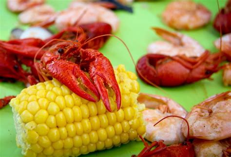 5 Places To Get Crawfish in the French Quarter