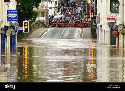 Evesham flooding hi-res stock photography and images - Alamy