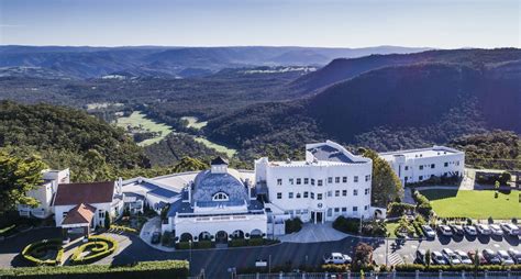 Popular Blue Mountains Accommodation: Luxury Retreats in the Clouds - KAYAK Australia Blog