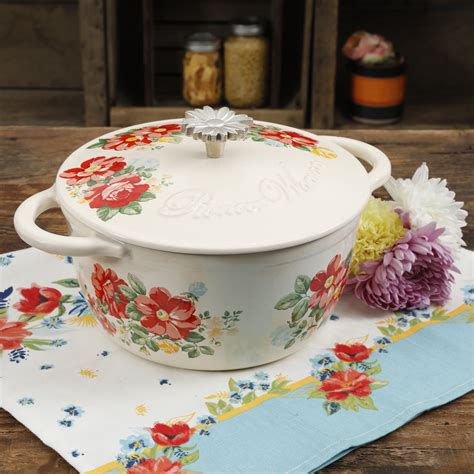 The Pioneer Woman Vintage Floral Enameled Cast Iron 3-Quart Dutch Oven - Walmart.com