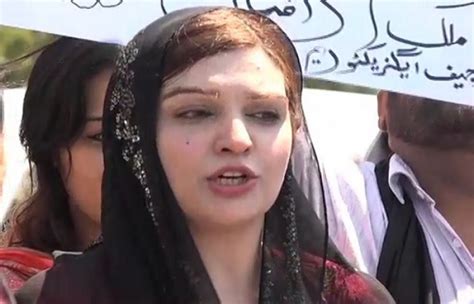 Separatist leader Yasin Malik's wife joins protest held for Kashmiris in Islamabad - SUCH TV