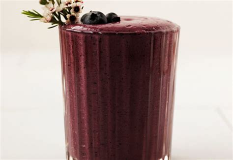 Berry Green Smoothie | Heinen's Grocery Store