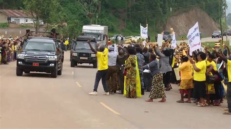 Museveni and Kagame arrive at Katuna boarder for meeting - YouTube