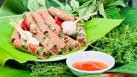 Recipe: Vietnamese Meat Rolls (Nem Chua) | foodpanda Magazine MY