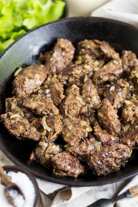 Chicken livers with onion • Electric Blue Food - Kitchen stories from abroad