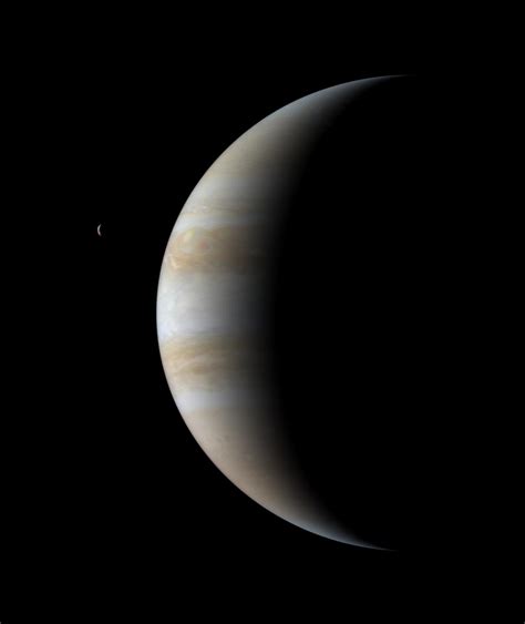 Cassini's Farewell to Jupiter [1349 x 1603] http://ift.tt/2AsGALN Space ...