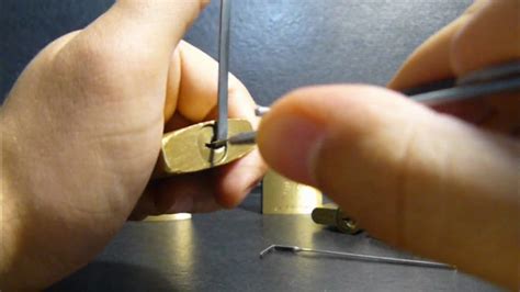 How to make lockpicking with a Snap Gun - YouTube