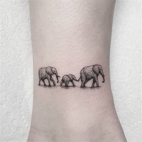 Top 61 Best Small Elephant Tattoo Ideas - [2021 Inspiration Guide]