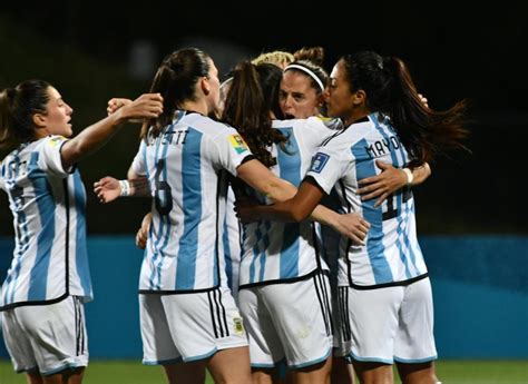 La Selección Argentina femenina goleó 4 a 0 a Chile en Auckland | El Gráfico