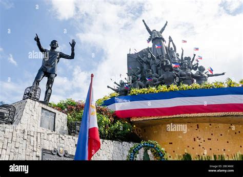 EDSA people power monument Stock Photo - Alamy