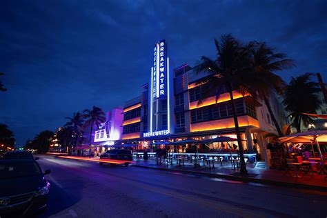 Breakwater Hotel Miami Beach Art Deco Ocean Drive Beach Art Deco, Ocean Drive, Miami Beach ...