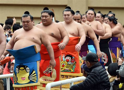 This 85-year-old Brit is Japan’s most famous sumo wrestling commentator