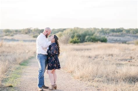 9 Best Georgetown Texas Engagement Photo Locations