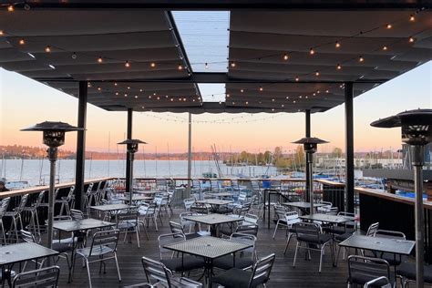 The Top 12 Seattle Waterfront Restaurants For A Meal With A View