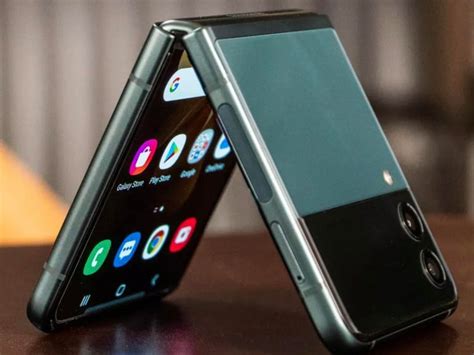 Best foldable phones 2022: You'll flip for Samsung | ZDNet