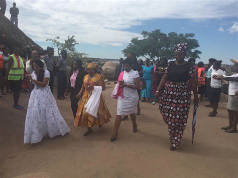 PICS: First Lady Auxillia Mnangagwa joins 'Prayer Warriors' in praying for Zim - iHarare News