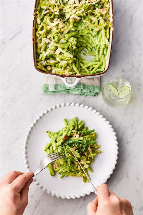 Jamie Oliver's Greens Mac 'N' Cheese | Reader's Digest Canada