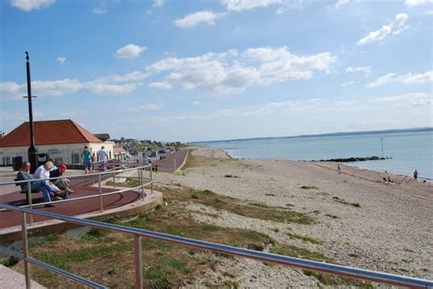 Lee-on-Solent Beach - Hampshire | UK Beach Guide