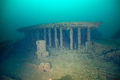 Diver discovers Lake Michigan shipwrecks