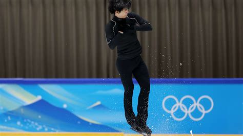 Hanyu Yuzuru skates first practice of Beijing 2022 Olympic Winter Games